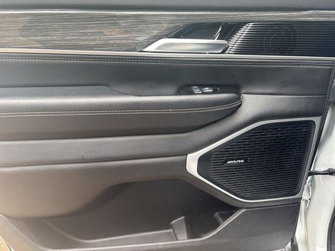 Used 2022 Jeep Wagoneer Series III w/ Flexible Seating Group image 25