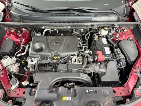 Used 2020 Toyota RAV4 XLE Premium AWD/4WD image 31