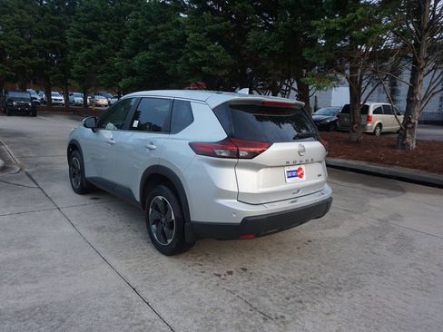 Used 2024 Nissan Rogue SV FWD image 19