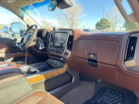 Used 2015 Chevrolet Silverado 3500 High Country image 30