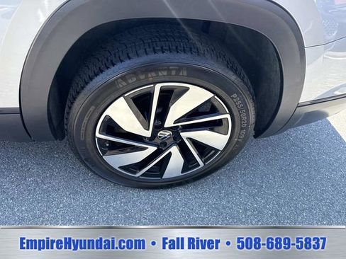 Used 2024 Volkswagen Atlas SE AWD/4WD image 14