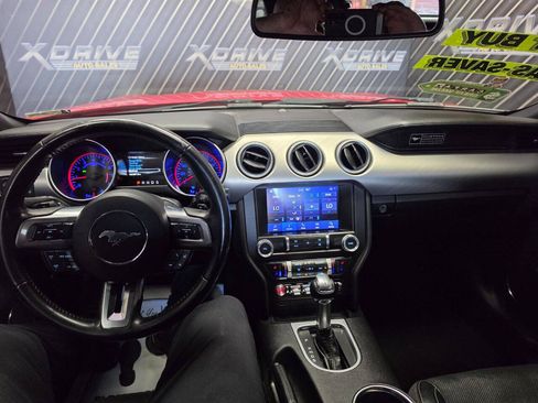 Used 2020 Ford Mustang Premium RWD image 15
