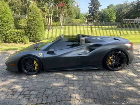 Used 2018 Ferrari 488 Spider RWD image 1