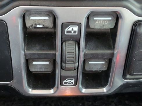 Used 2019 Jeep Wrangler Unlimited Sport S AWD/4WD image 21