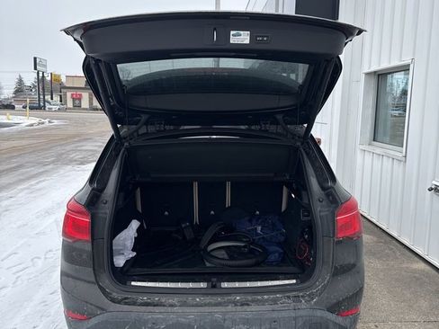 Used 2017 BMW X1 xDrive28i image 12