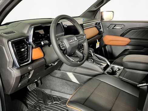 New 2026 GMC Canyon AT4 w/ Off-Road Front Bumper Package AWD/4WD image 8