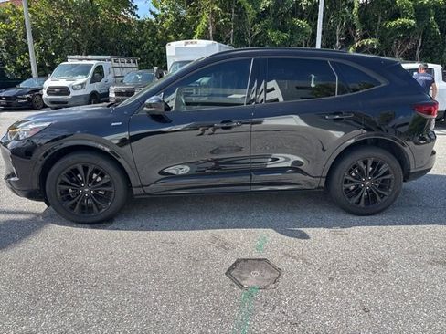 Used 2023 Ford Escape ST-Line Elite AWD/4WD image 4