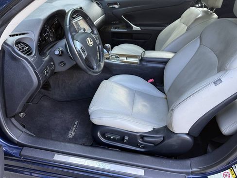 Used 2013 Lexus IS 250C w/ Luxury Pkg RWD image 19