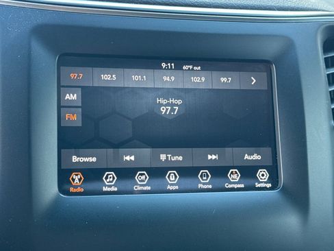 Used 2019 Jeep Cherokee Latitude w/ Popular Appearance Group image 21