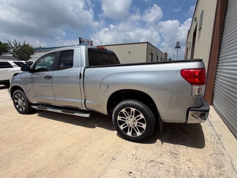 Used 2013 Toyota Tundra 4x4 Double Cab w/ SR5 Pkg image 6