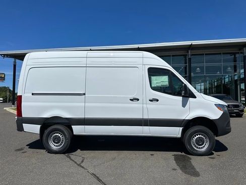 New 2025 Mercedes-Benz Sprinter 2500 image 8