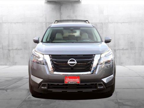 New 2025 Nissan Pathfinder SV image 4