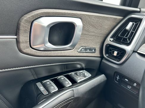 Used 2022 Kia Sorento SX Prestige image 8