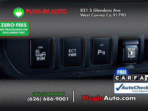 Used 2020 Toyota Tacoma TRD Off-Road w/ Advanced Technology Package AWD/4WD image 25