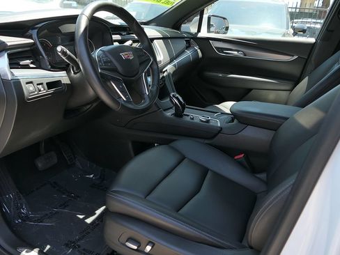 Used 2023 Cadillac XT5 Luxury FWD image 10