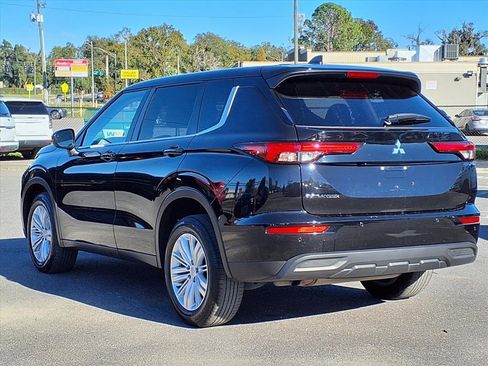 Used 2024 Mitsubishi Outlander ES image 5