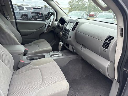 Certified 2019 Nissan Frontier SV image 23