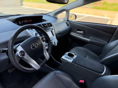 Used 2012 Toyota Prius V Five FWD image 9