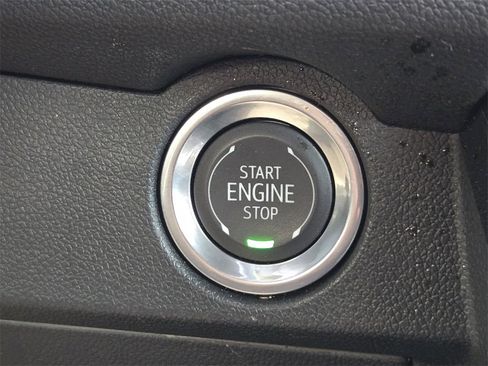 Used 2024 Chevrolet Traverse LT image 16