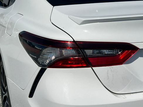 Used 2021 Toyota Camry SE FWD image 13