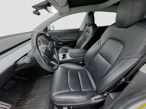 Used 2018 Tesla Model 3 Long Range image 13