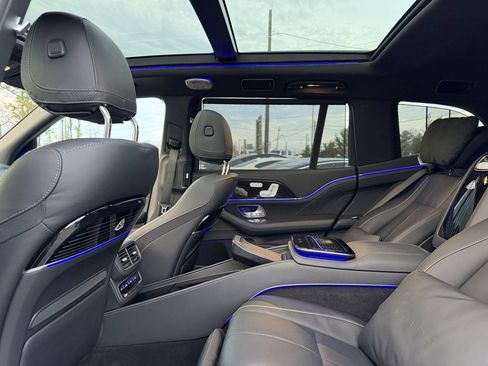 Used 2023 Mercedes-Benz Maybach GLS 600 4MATIC image 27