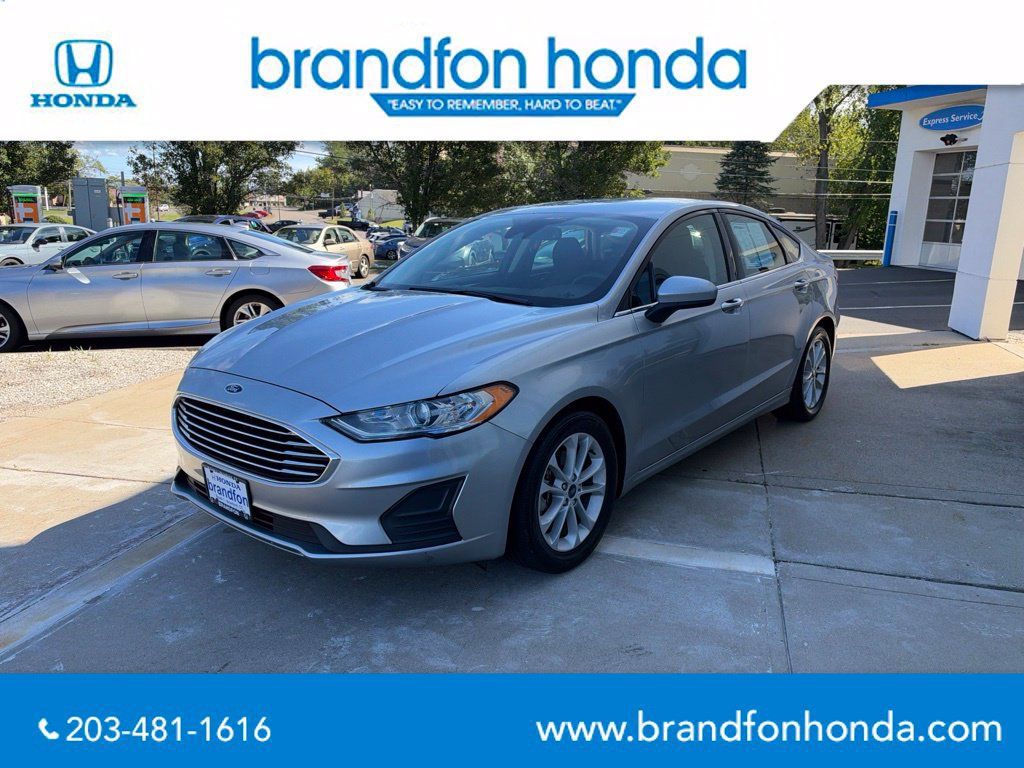 Used 2020 Ford Fusion SE FWD image 3