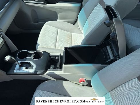 Used 2014 Toyota Camry LE FWD image 16