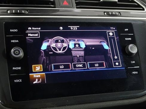 Used 2024 Volkswagen Tiguan SE AWD/4WD image 38