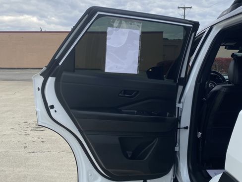 Used 2025 Nissan Pathfinder Rock Creek image 16