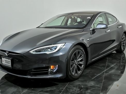 Used 2018 Tesla Model S 100D AWD/4WD image 5