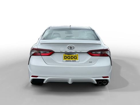 Used 2023 Toyota Camry SE image 4