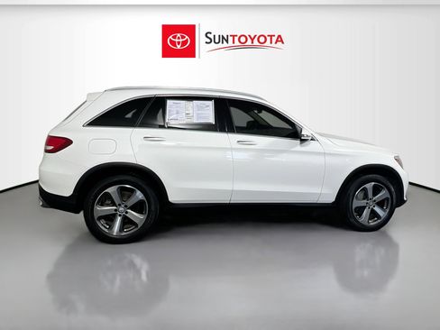 Used 2017 Mercedes-Benz GLC 300 image 2