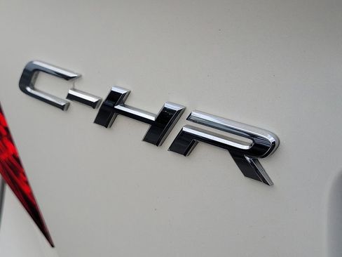 Used 2021 Toyota C-HR LE image 7