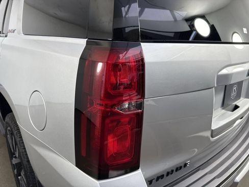Used 2019 Chevrolet Tahoe Premier AWD/4WD image 32
