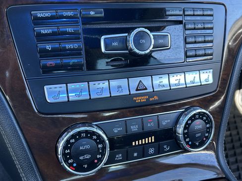 Used 2013 Mercedes-Benz SL 550 image 25