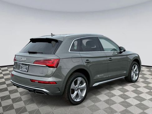 Used 2023 Audi Q5 2.0T Prestige w/ Prestige Package AWD/4WD image 2