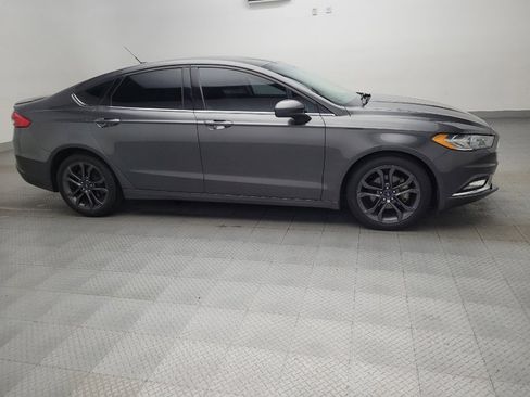 Used 2018 Ford Fusion SE w/ Equipment Group 201A image 11