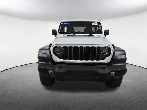 Used 2024 Jeep Wrangler Unlimited Sport AWD/4WD image 2