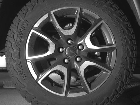 Used 2025 Jeep Compass Trailhawk AWD/4WD image 15