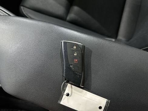 Used 2019 Lexus UX 250h 250h Base w/ Premium Package image 32