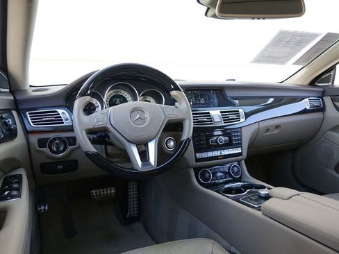 Used 2014 Mercedes-Benz CLS 550 4MATIC image 5