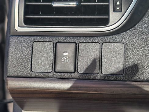 Used 2017 Toyota Camry LE FWD image 45