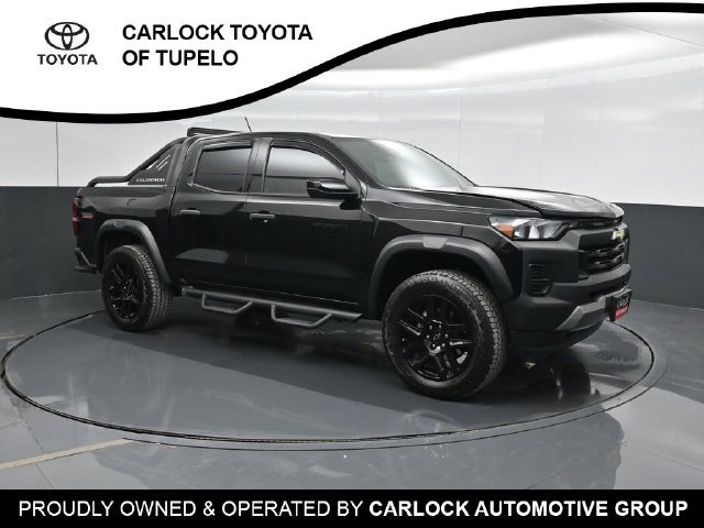 Used 2025 Chevrolet Colorado Trail Boss w/ Midnight Edition AWD/4WD image 6