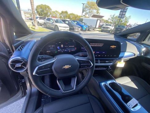 New 2026 Chevrolet Equinox EV LT AWD/4WD image 11