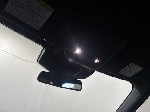 Used 2022 Ford Explorer ST-Line w/ Class IV Trailer Tow Package AWD/4WD image 32