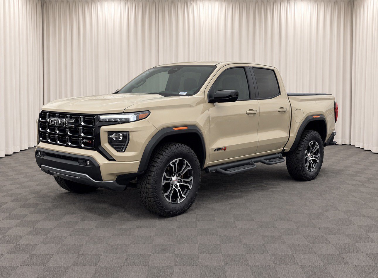Used 2023 GMC Canyon AT4 w/ LPO, Off Road Lift Package AWD/4WD image 8