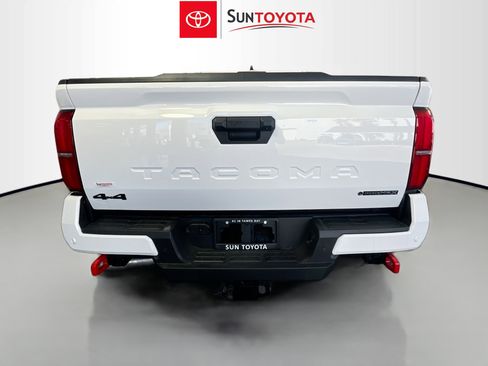Used 2025 Toyota Tacoma TRD Off-Road w/ TRD Off Road Upgrade Package AWD/4WD image 5
