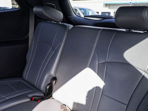 Used 2022 Buick Enclave Premium image 24