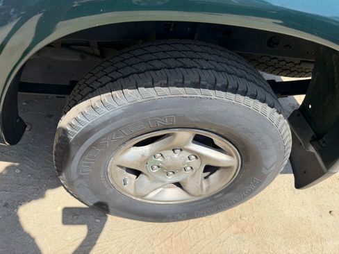 Used 2000 Toyota Tundra Limited RWD image 25